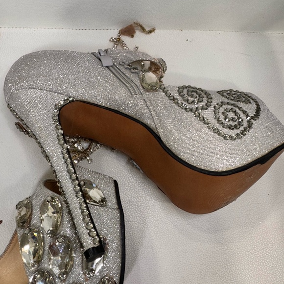 Sparkling Silver Competition Heels – 6” High with 2” Platform & Silver Stones ✨ - Picture 9 of 10